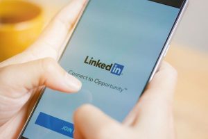 8 ways to engage on LinkedIn to boost your PR and marketing efforts