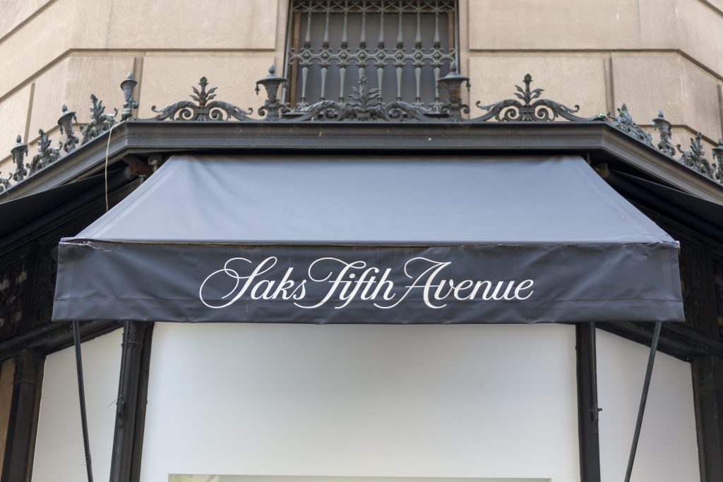 Saks Fifth Avenue separates e-commerce and in-store business, LinkedIn to stop tracking iOS users, and Twitter tests ‘undo send’ feature