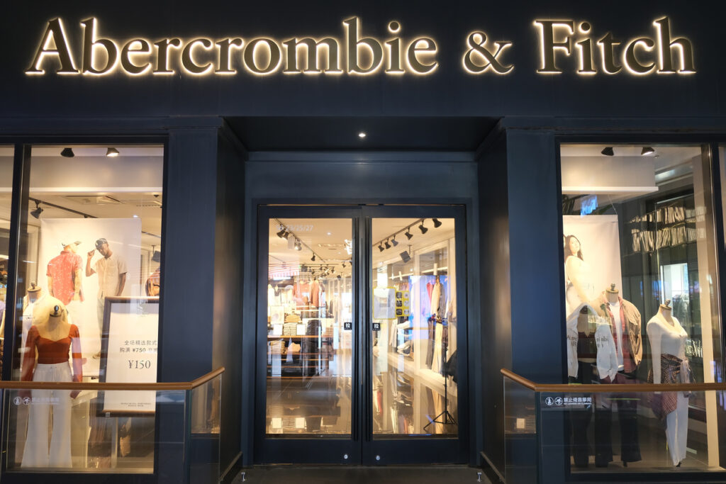 The Daily Scoop: Abercrombie & Fitch distance themselves from ex-CEO after sex scandal investigation 